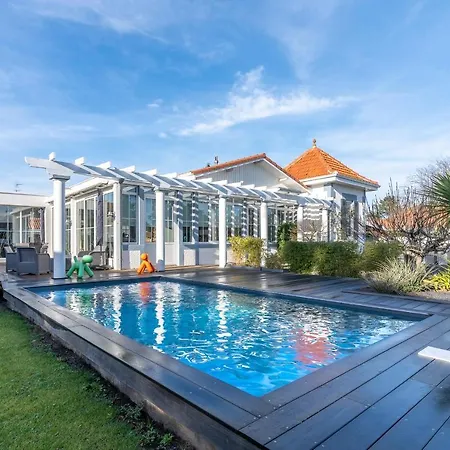 Casa vacanze Piscine Et Modernite Pour 10 A 800m De La Plage *